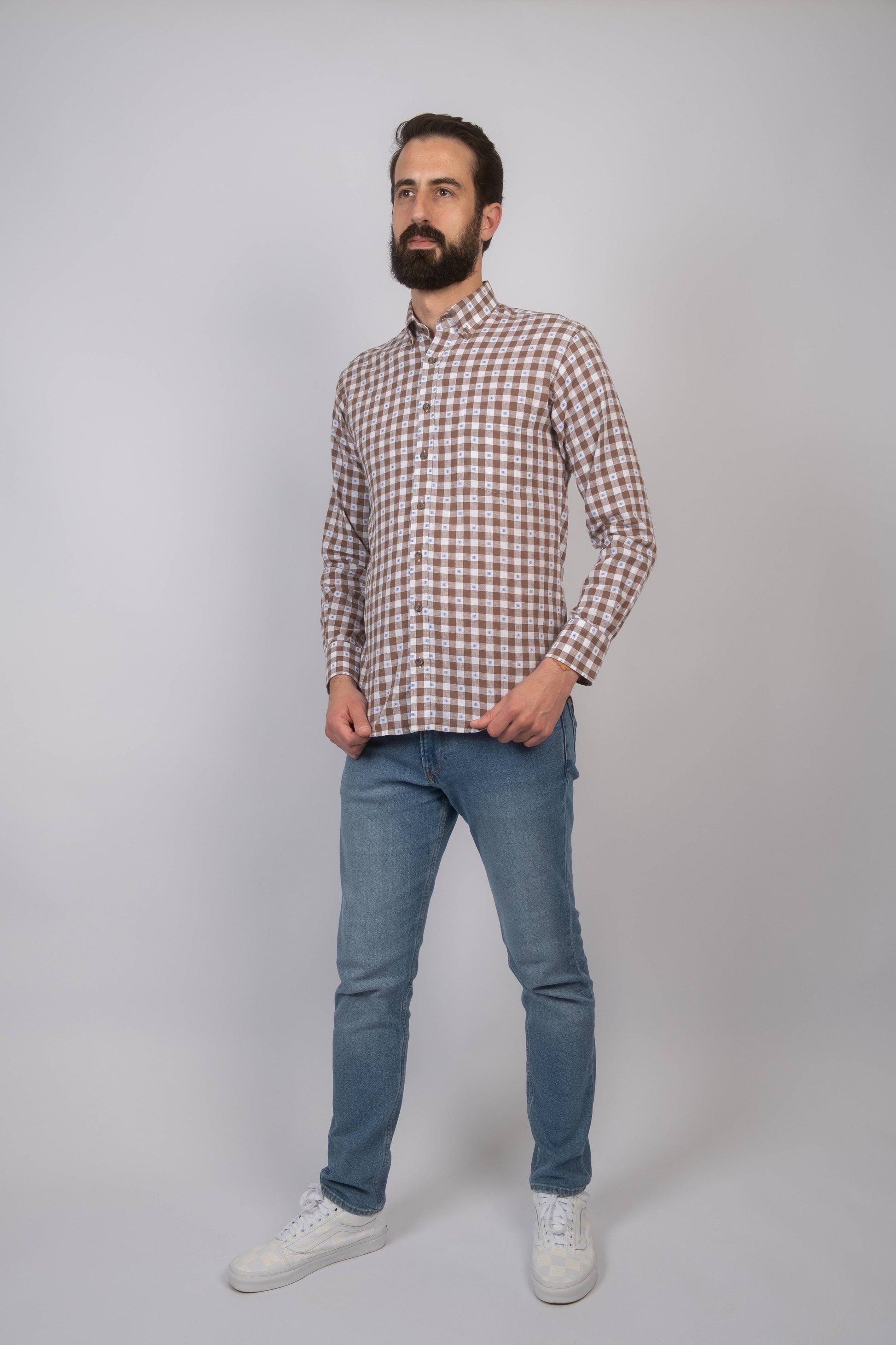 Camisa de homem com risca - Castanho